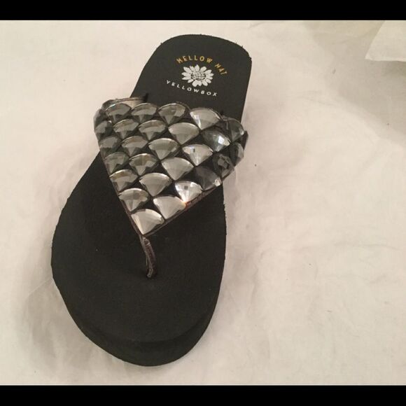 Yellow box mellow Nate sandals black Women’s 6 - Picture 1 of 7